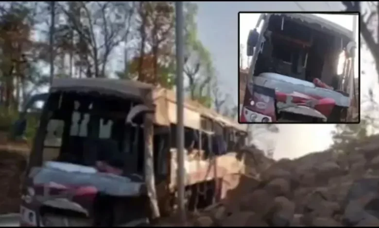 લગ્નનો પ્રસંગ માતમમાં ફેરવાયો: જાનૈયાઓ ભરેલી બસ પલટતા એકનું મોત, 20 ઈજાગ્રસ્ત