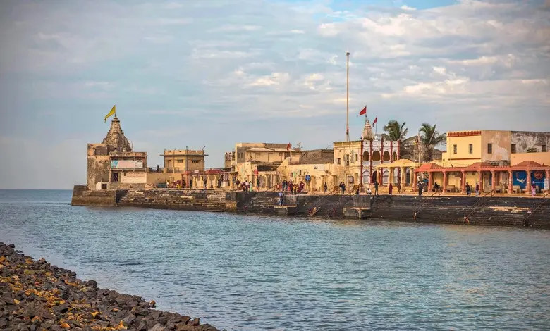 દ્વારકાના ગોમતીઘાટમાં સાત જણા ડૂબ્યા, છ જણાને બચાવી લેવાયા; એક યુવતીનું મોત