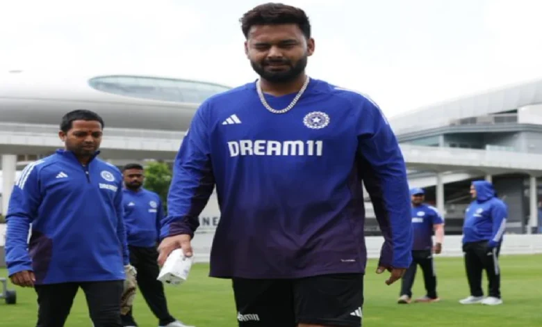 IND vs ENG: ઇંગ્લેન્ડ સામેની મેચ પહેલા ઋષભ પંતે છગ્ગો ફટકાર્યો, જુઓ વીડિયો 1 IND vs ENG: ઇંગ્લેન્ડ સામેની મેચ પહેલા ઋષભ પંતે છગ્ગો ફટકાર્યો, જુઓ વીડિયો