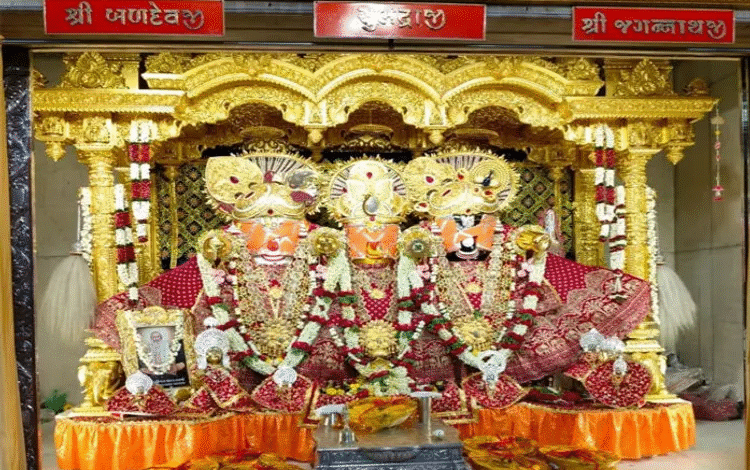 રથયાત્રાના એક દિવસ પહેલા ભગવાન જગન્નાથે ધારણ કર્યો 'સોનાવેશ', મોસાળમાં તૈયારીઓનો ધમધમાટ
