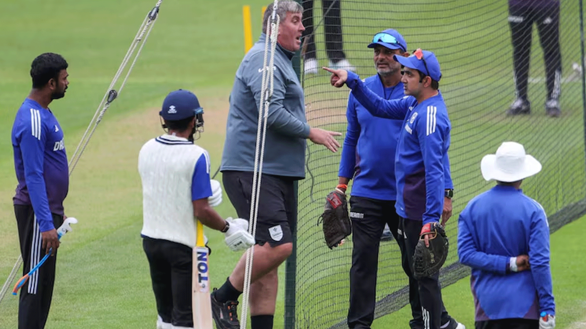 IND Vs ENG: પાંચમી ટેસ્ટ પહેલા ગંભીરે પીચ ક્યુરેટરને બરાબરનો ઘઘલાવ્યો 1 thenewsdk.in