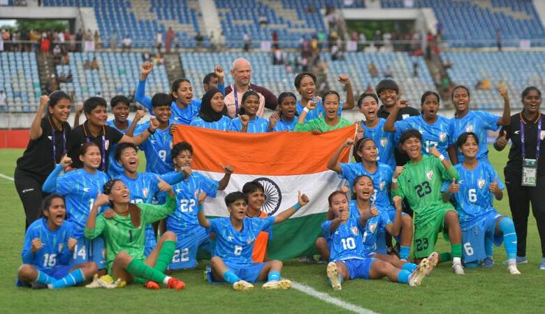 Indian Women Football Team: બે દાયકામાં પહેલી વાર ભારત અંડર-20 મહિલા એશિયન કપ માટે ક્વોલિફાય થયું, AIFFએ કરી મોટા ઈનામની જાહેરાત 1 thenewsdk.in