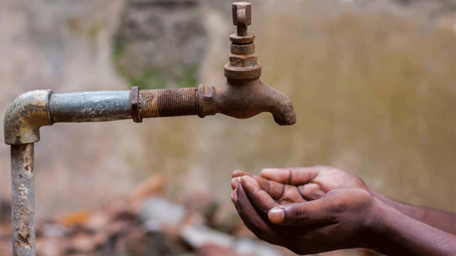 Water Supply Stopped: ચોમાસામાં જ ગાંધીનગરના સેક્ટર 1થી 13માં પાણીનું એક ટીપું ન મળ્યું, આ કારણે હાલાકી સર્જાઈ 1 thenewsdk.in