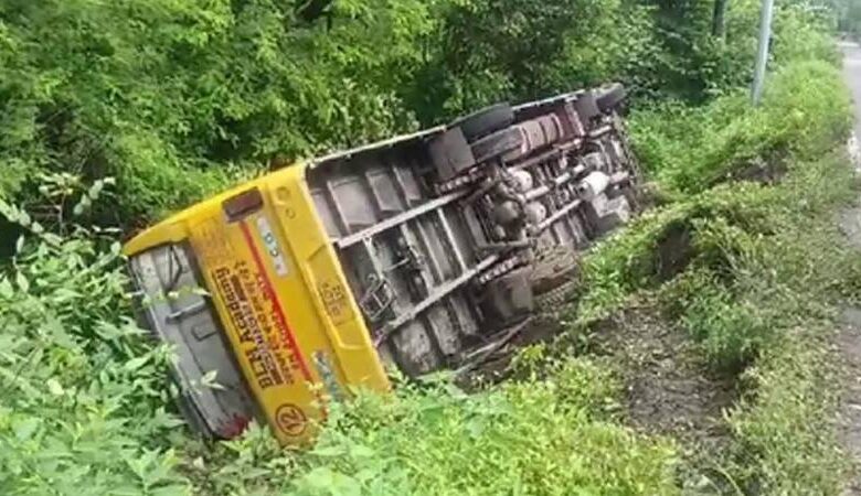 Uttarakhand Accident: 40 વિદ્યાર્થીઓ ભરેલી સ્કુલ બસ નાળામાં ખાબકી, 12થી વધુ વિદ્યાર્થીઓ ઘાયલ 1 thenewsdk.in