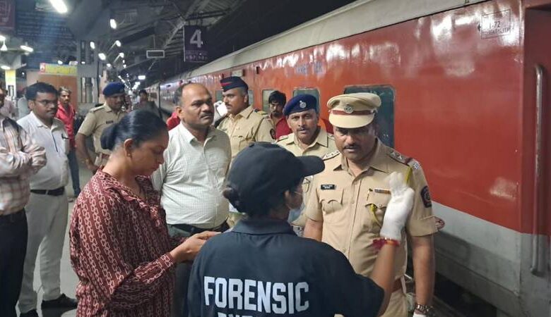 Kushinagar Express: એસી કોચના ટોયલેટમાંથી 5 વર્ષની બાળકીનો મૃતદેહ મળ્યો, મુંબઈ-કુશીનગર એક્સપ્રેસમાં હોબાળો 1 thenewsdk.in