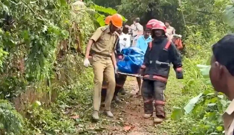Kerala Bomb Blast : કેરળમાં દેશી બોમ્બ બનાવતી વખતે વિસ્ફોટ, શરીરના ચિંથરા ઉડી ગયા 1 thenewsdk.in