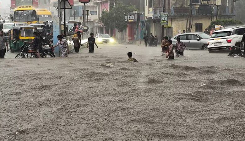 Gujarat weather : ગુજરાત પર એક્ટિવ થઈ વરસાદી સિસ્ટમ, ભારેથી અતિભારે વરસાદની આગાહી 1 thenewsdk.in
