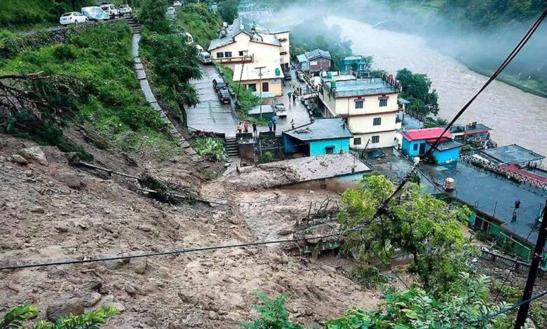 Uttarakhandના ચમોલી જિલ્લામાં વાદળ ફાટતાં 5 લોકો ગુમ, NDRF-SDRFની ટીમો પહોંચી 1 thenewsdk.in