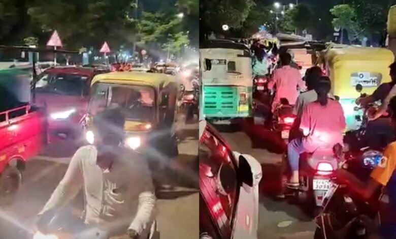 Ahmedabad News : પહેલા નોરતે જ ટ્રાફિકનો આતંક! અમદાવાદ સહિત મોટા શહેરોમાં ટ્રાફિક જામ 1 thenewsdk.in
