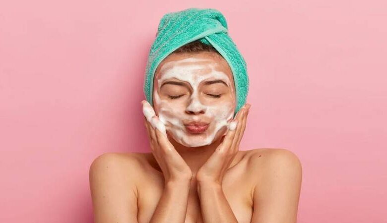 Face Wash Tips for Women : વારંવાર ફેસવોશ કરવાથી થાય ત્વચાને નુકસાન, જાણો ફેસ વોશ કરવાની યોગ્ય રીત 1 thenewsdk.in