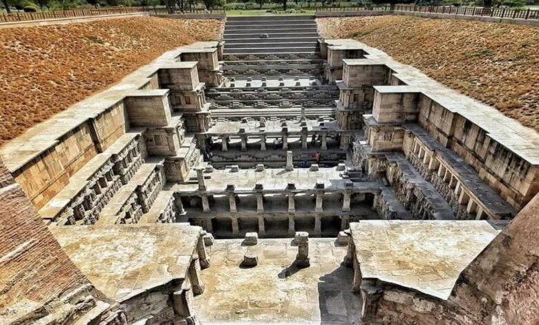 Patan : દિવાળી વેકેશનમાં રાણકીવાવમાં પ્રવાસીઓની ભીડ ઉમટી, 20 હજારથી વધુ લોકોએ માણ્યો વર્લ્ડ હેરિટેજનો આનંદ 1 thenewsdk.in