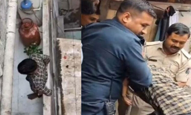 Suratમાં હાસ્યાસ્પદ ચોરીની ઘટના, બંધ ક્લેટમાં ઘૂસેલો ચોર ફસાયો, રેસ્ક્યુ બાદ ધરપકડ 1 thenewsdk.in