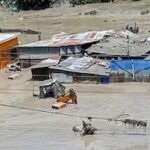 Ayodhya Ram Mandir Donation Controversy : રામ મંદિર ટ્રસ્ટ માટે નવી મુશ્કેલી, દાનની ગણતરી સાથે જોડાયેલા 23 કર્મચારીઓએ આપ્યા રાજીનામા, શું છે કારણ 1 ગ્લેશિયર-અવેલાન્ચ બાદ નેપાળમાં અચાનક પૂર! રસુવાના ગામો અને રસ્તાઓ પાણીમાં ધોવાયા, 384 લોકો લાપતા હોવાના અહેવાલ