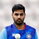 Suryakumar Yadav : SKYનો દુબઈમાં શાહી ઠાઠ! 'શાહરૂખ્સ રેસિડેન્સ'માં ખરીદ્યું લક્ઝુરિયસ ઘર, જાણો ખાસિયત 1 IND vs WI T20: અર્શદીપ ઈજાગ્રસ્ત થતાં ભુવનેશ્વર કુમારને મળી શકે છે તક? બેંગલુરુ મેચ પહેલાં મોટું અપડેટ!
