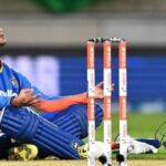 Virat Kohli lookalike Karwa Chauth : વિરાટ કોહલીનો એવો ક્રેઝ! ‘નકલી કોહલી’એ ફોટો જોઈ તોડી દીધો કરવા ચોથનો ઉપવાસ, વીડિયો જોઈને હસી પડશો! 1 India vs New Zealand : ભારત-ન્યૂઝીલેન્ડ મેચનો ક્રેઝ સાતમા આસમાને! અભિષેક-વૈભવને જોવા ઓકલેન્ડનું ઇડન પાર્ક ફુલ!
